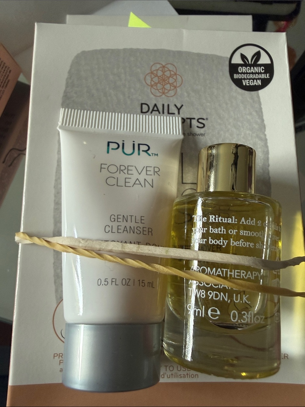 NIB BUNDLE OF 3 Forever exfoliator shower oil
Cleanser